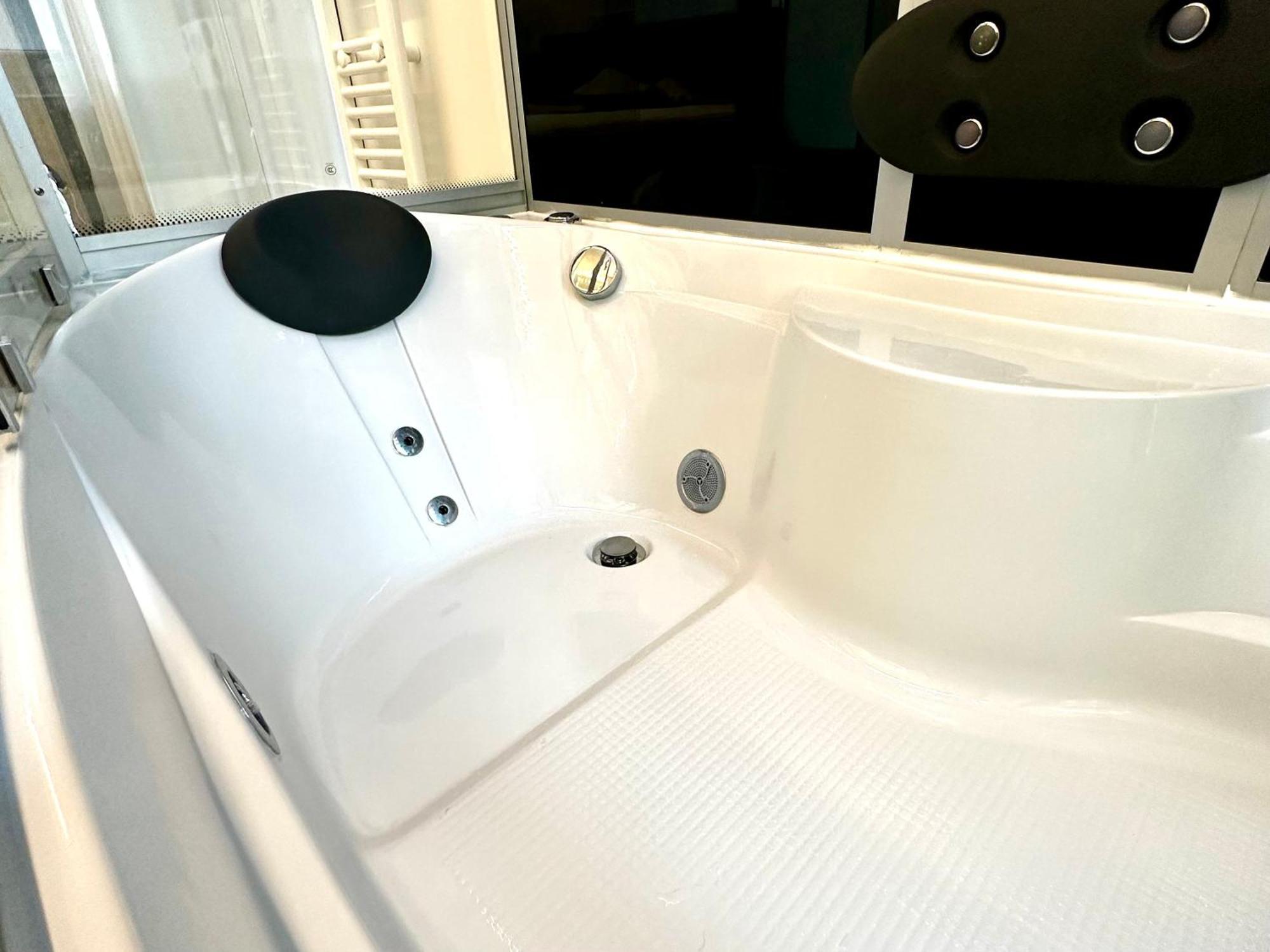 Beefree Whirlpoolsuite34-Free Parking & Fast Internet Пассау Экстерьер фото